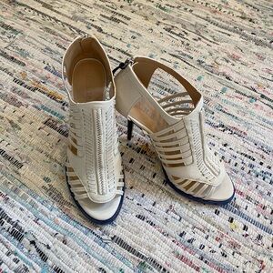 L.A.M.B. cream, heeled sandals, 8.5